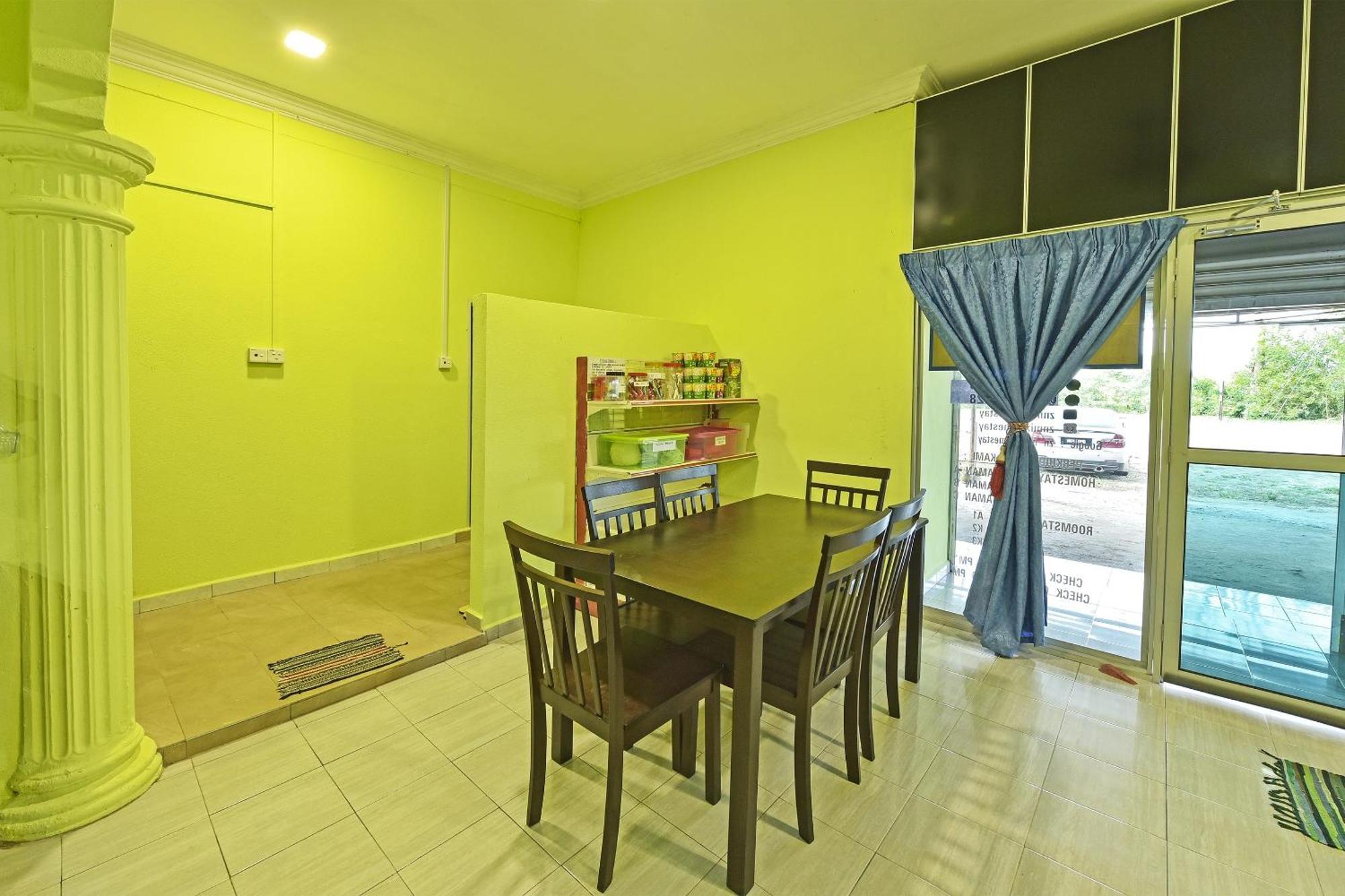 Oyo 90551 Zn Mix Homestay & Roomstay Kampung Raja Εξωτερικό φωτογραφία