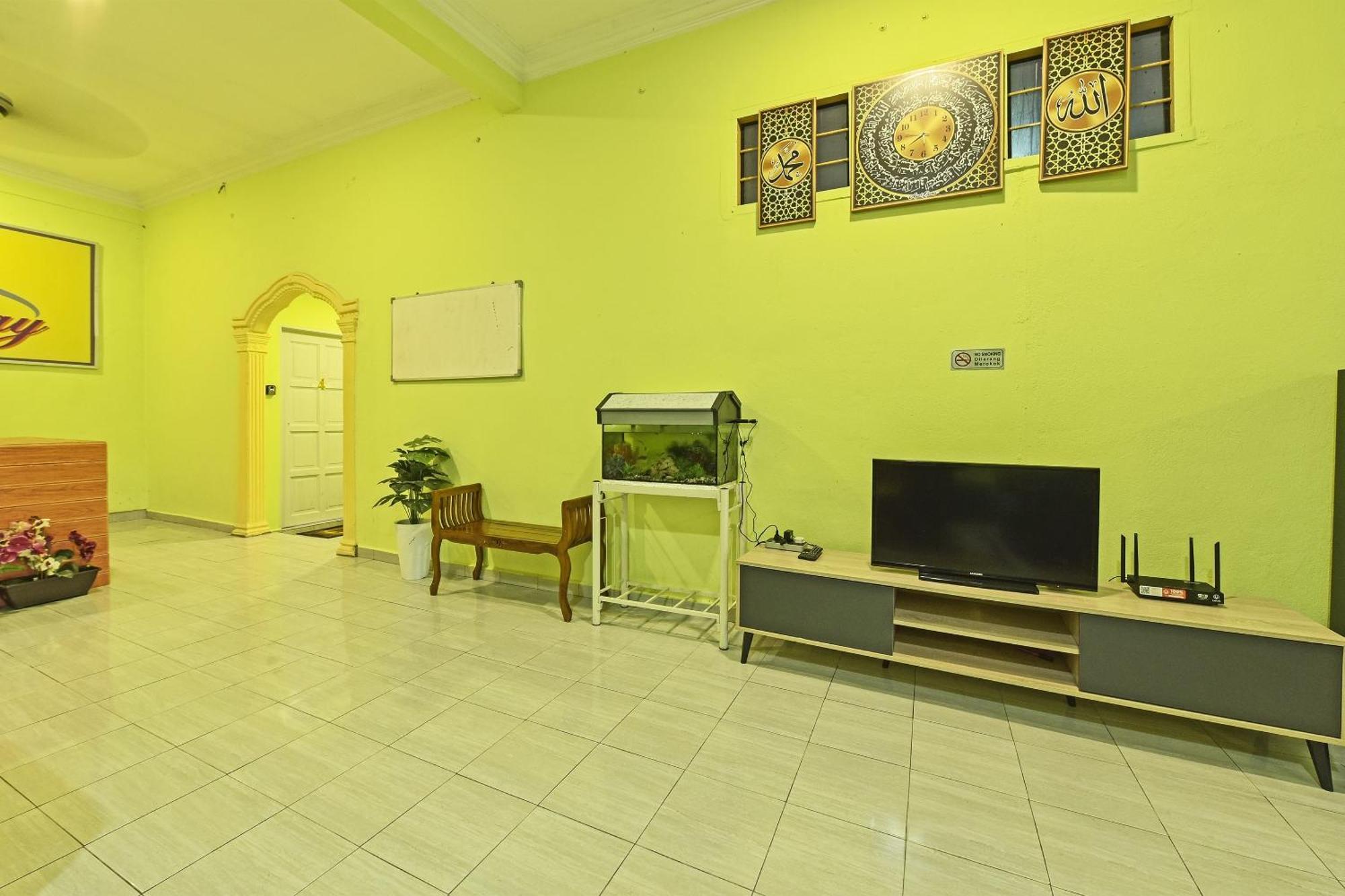 Oyo 90551 Zn Mix Homestay & Roomstay Kampung Raja Εξωτερικό φωτογραφία